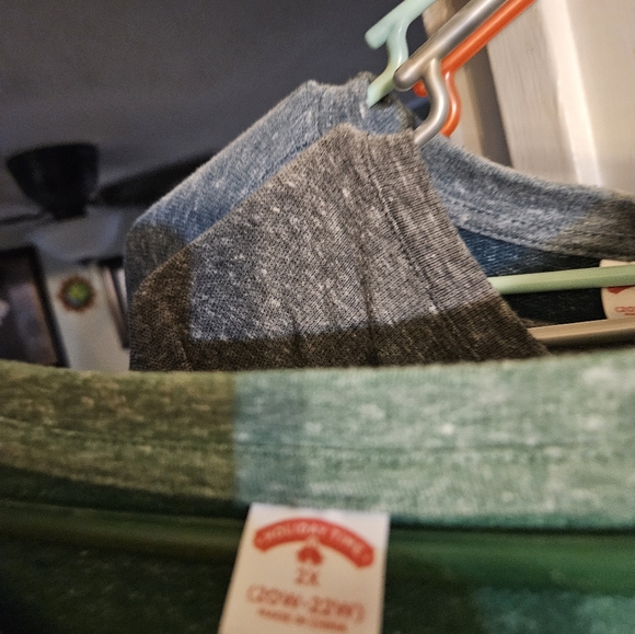 NWOT HUNTER GREEN 2X MERRY SWEATSHIRT - Picture 2 of 2